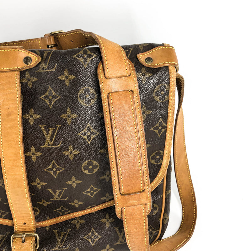Vintage Monogram Saumur 35 Monogram Cross Body Bag