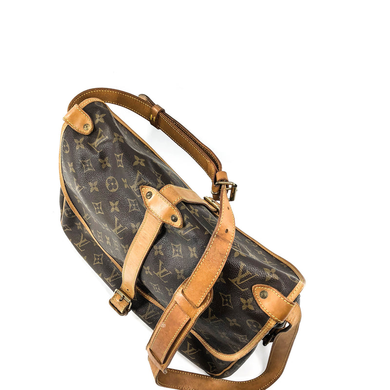 Vintage Monogram Saumur 35 Monogram Cross Body Bag