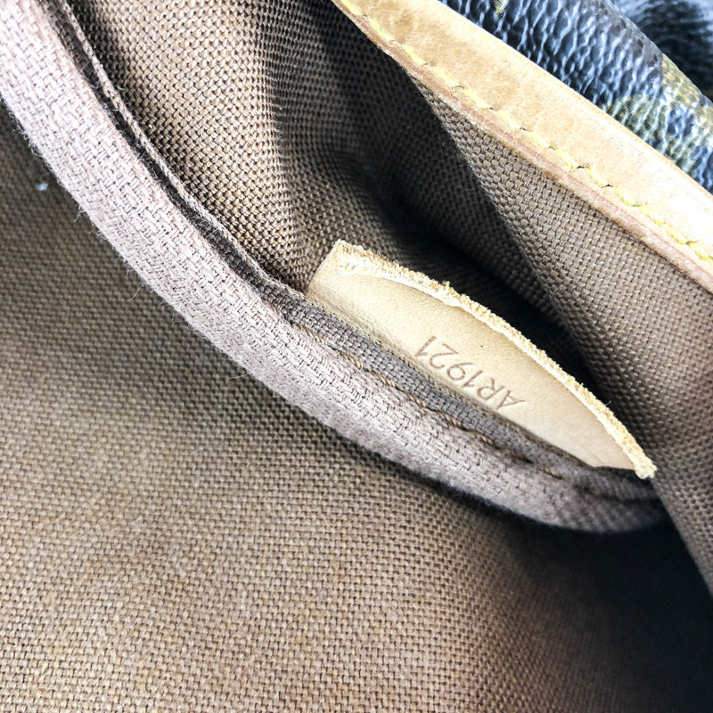 Vintage Monogram Saumur 35 Monogram Cross Body Bag