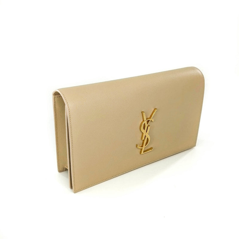 Beige grained clutch with GHW