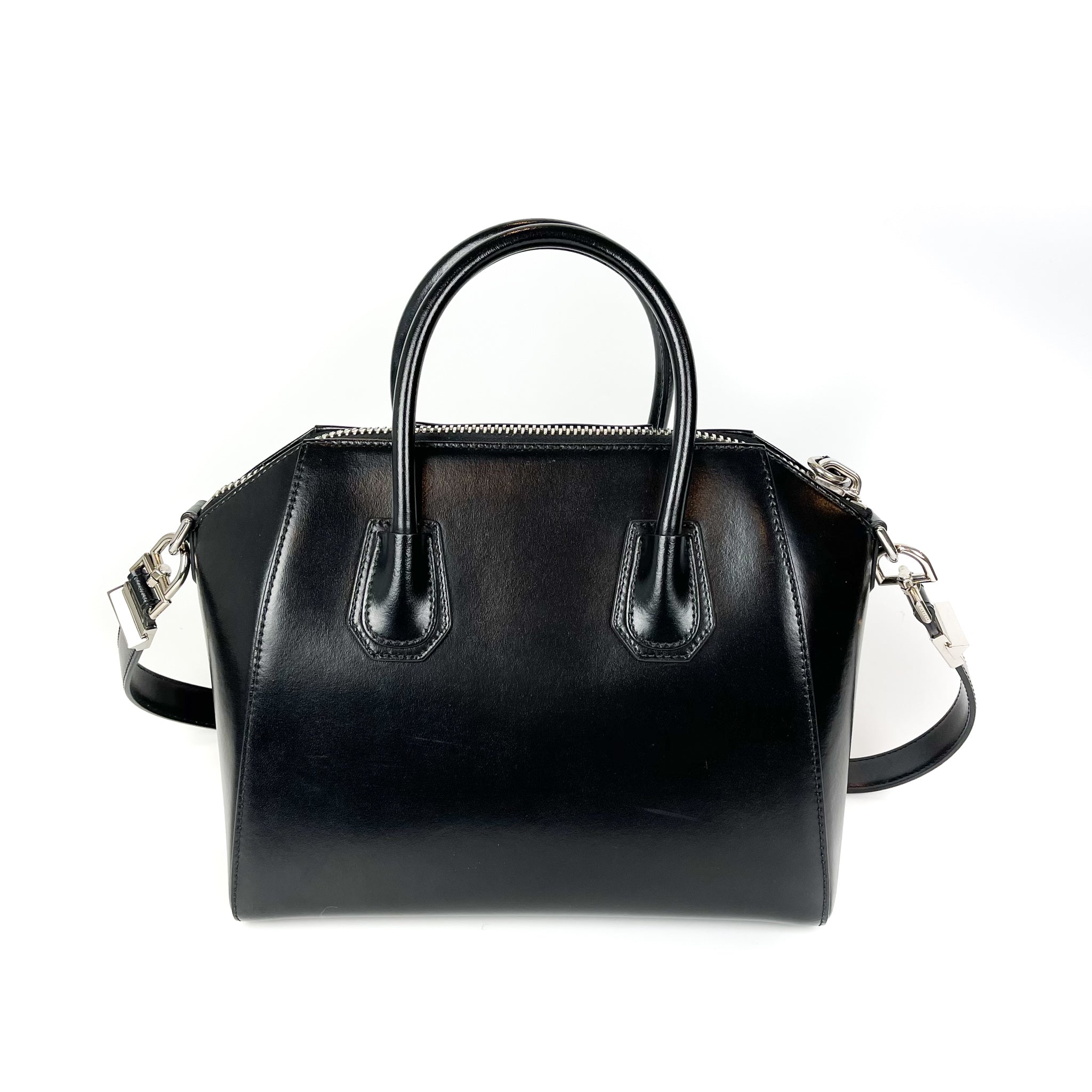 ハンドバッグ SMALL ANTIGONA HANDBAG Givenchy Small Antigona Leather Bag | Black | FARFETCH CA