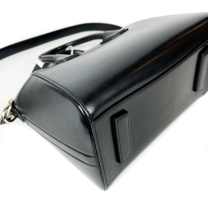Small Antigona in Black Glossy Leather with Silver Hardware