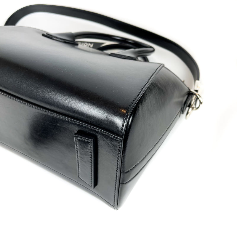 Small Antigona in Black Glossy Leather with Silver Hardware