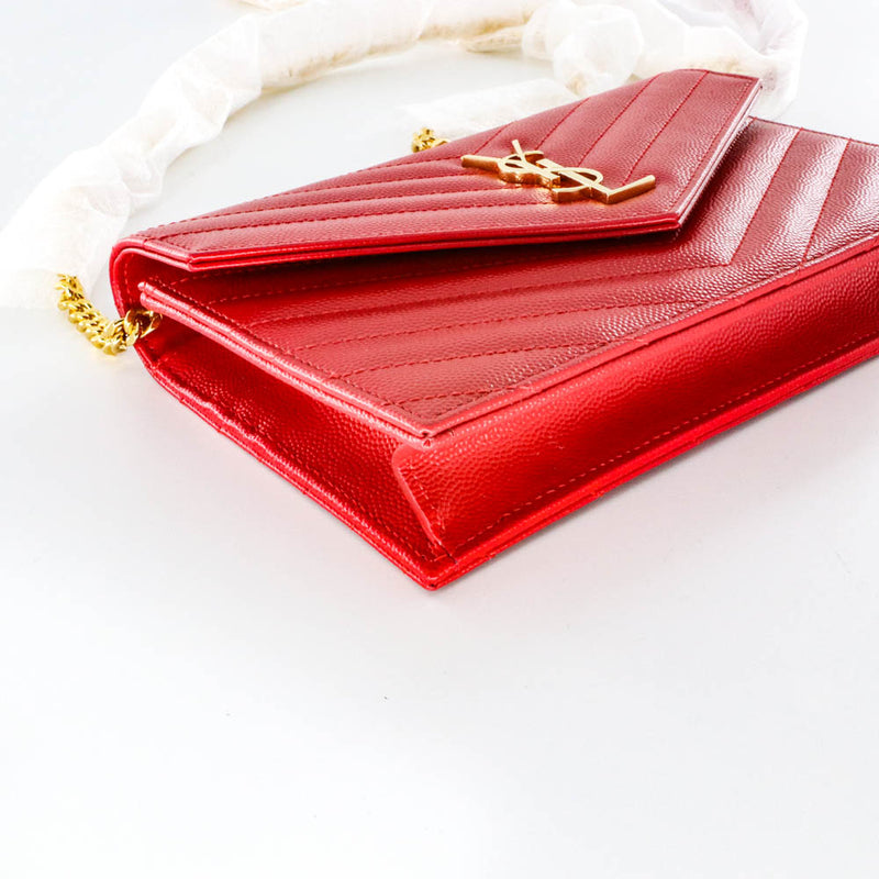 Envelope Chain Wallet in Red