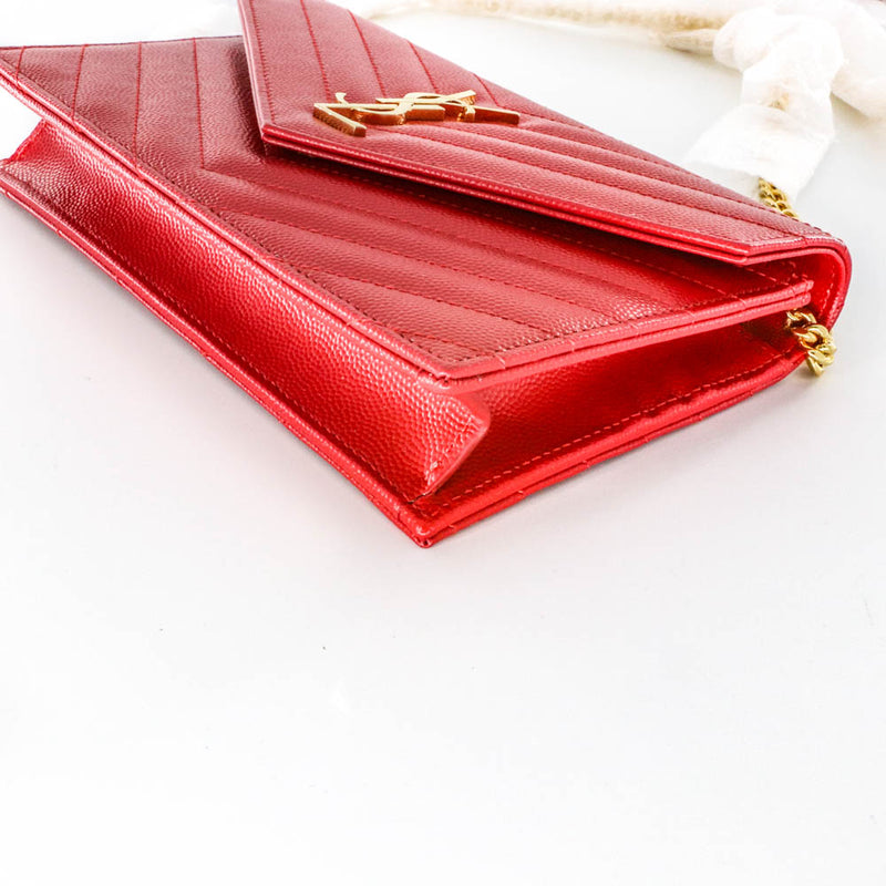 Envelope Chain Wallet in Red