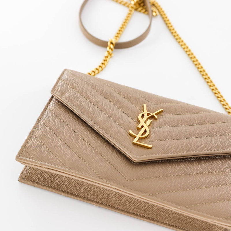 Envelope Chain Wallet in Light Taupe