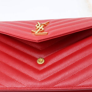 Envelope Chain Wallet in Red