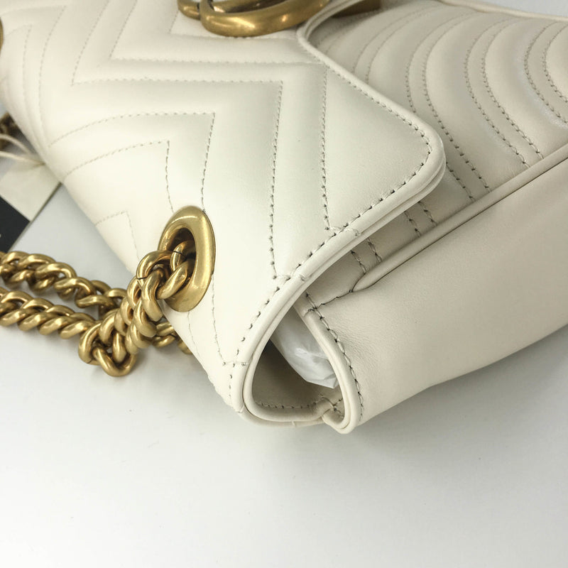 Marmont Matelasse Small Shoulder Bag in White