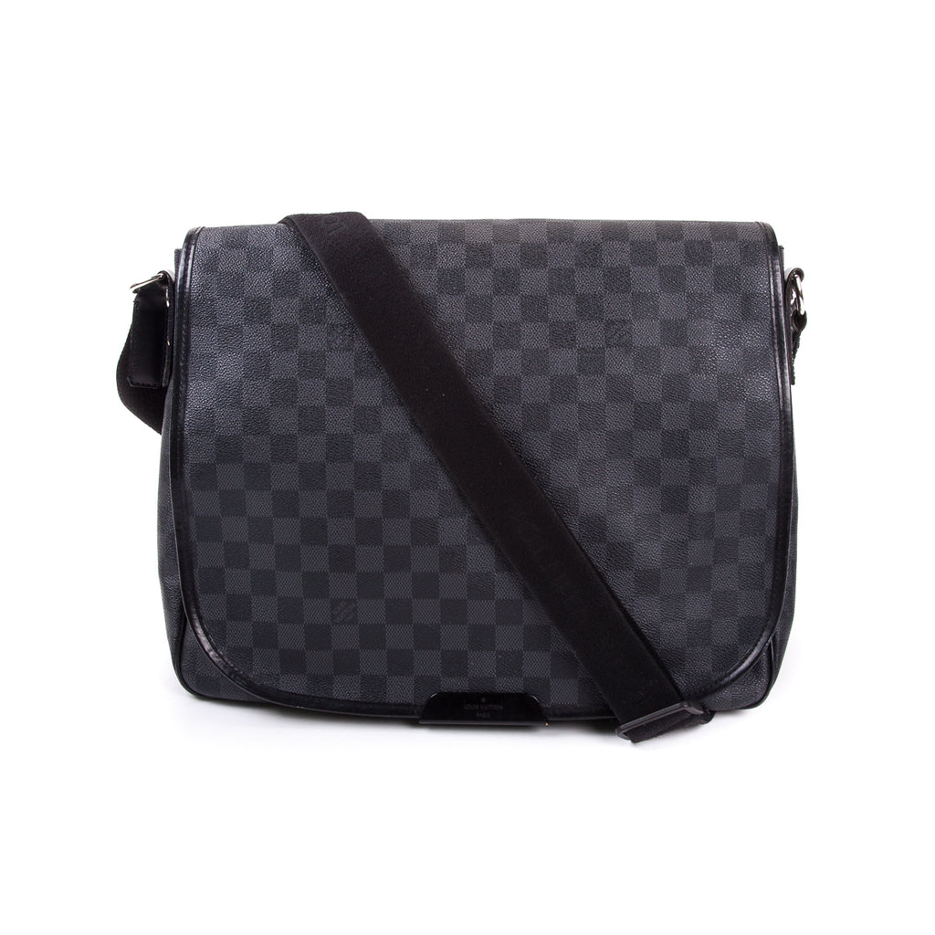 Damier Graphite Daniel GM Messenger Bag