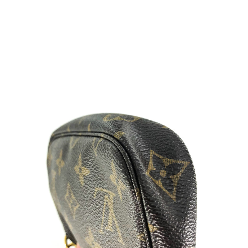 lv mini pochette black