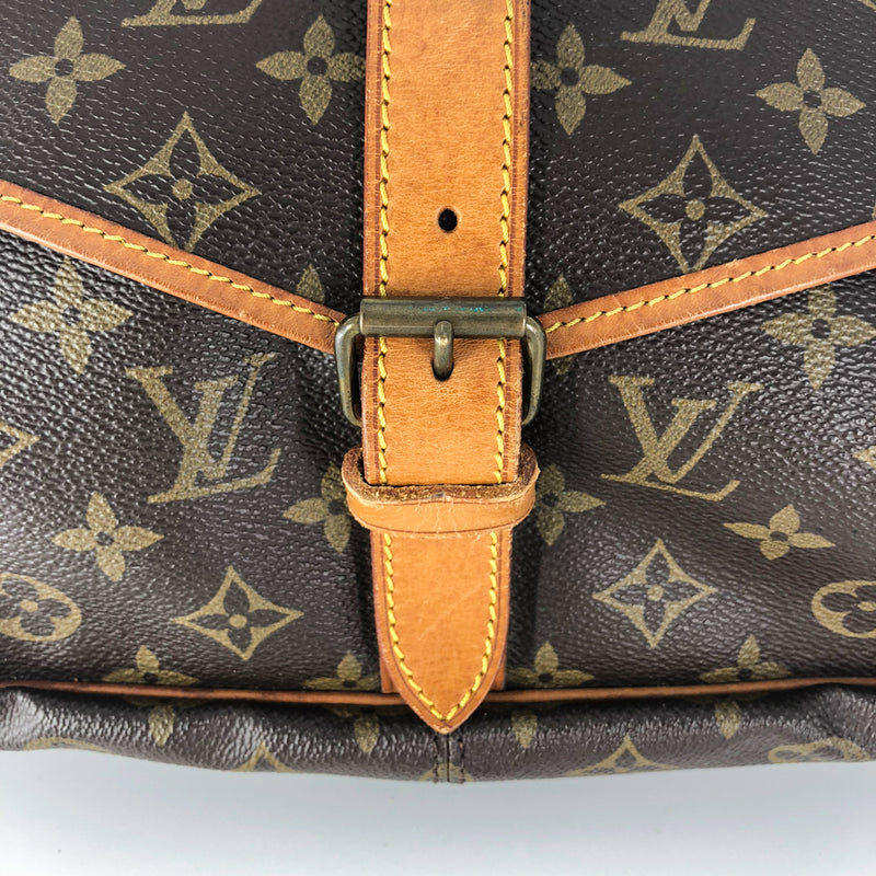 LOUIS VUITTON Saumur 35 Shoulder Bag – Chanel Vuitton