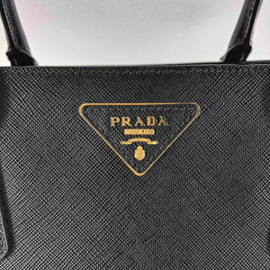 Saffiano Single-Zip Galleria Medium Tote in Black with GHW