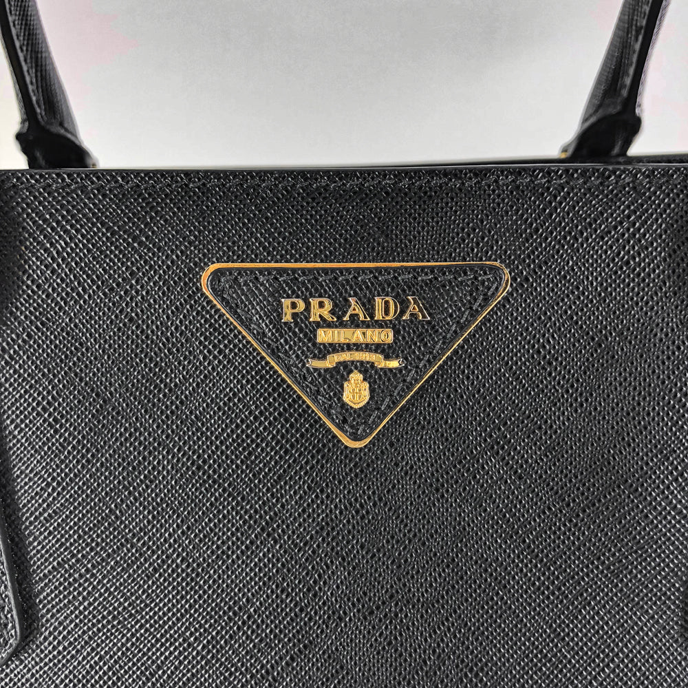 Saffiano Single-Zip Galleria Medium Tote in Black with GHW
