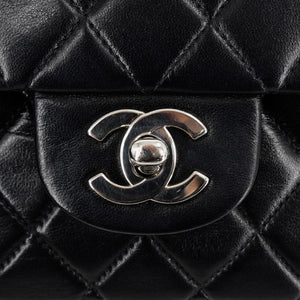 Vintage Double Flap Lambskin M/L in Black SHW
