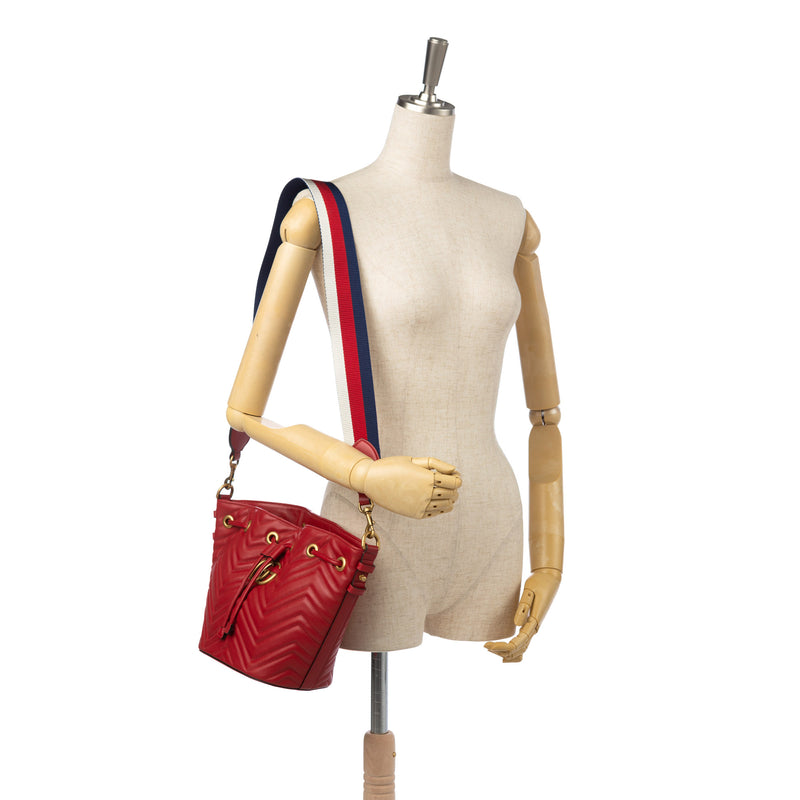 GG Marmont Bucket Bag Red