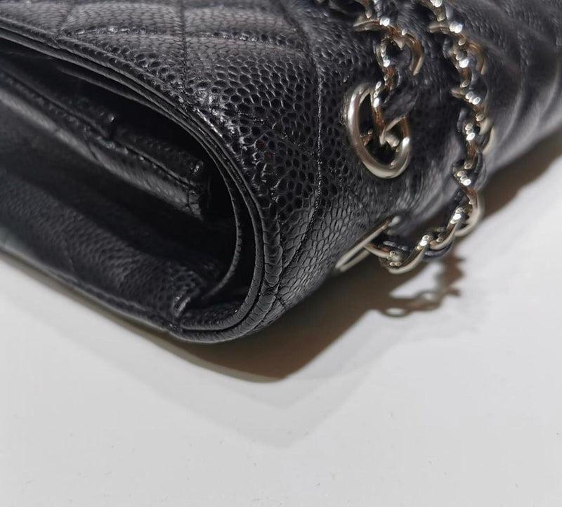 Classic Double Flap Caviar M/L in Black SHW