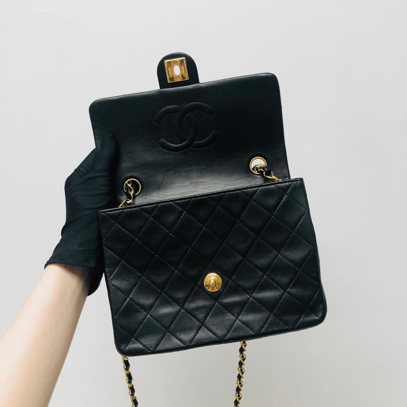 Chanel 1989 Vintage Black 20cm Classic Mini Flap Bag 24k GHW – Boutique  Patina