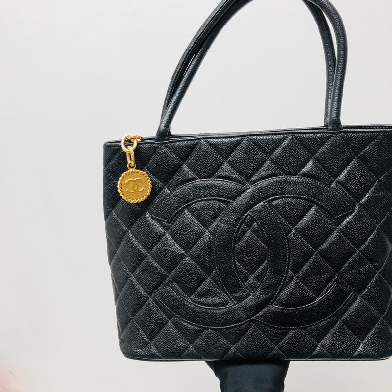 Medallion tote in Black Caviar Leather