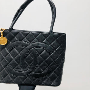 Medallion tote in Black Caviar Leather