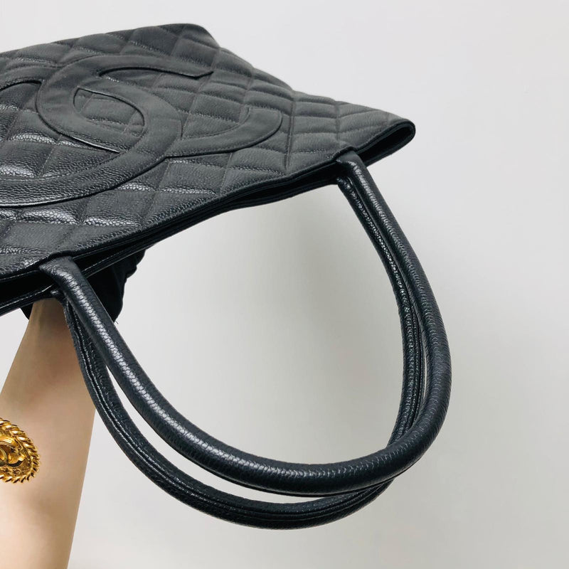 Medallion tote in Black Caviar Leather