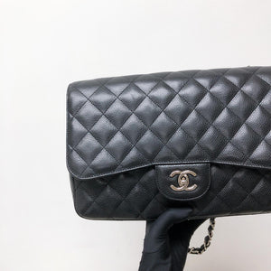 Single Flap Classic Jumbo in Black Caviar with SHW