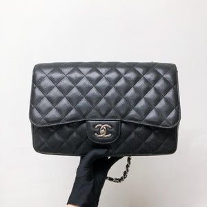 Single Flap Classic Jumbo in Black Caviar with SHW