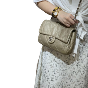 Seasonal Flap Calfskin Gold SHW
