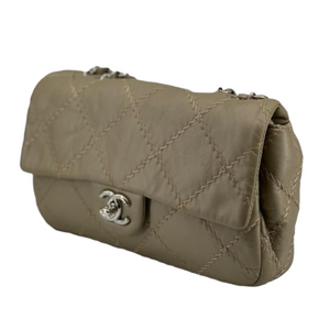 Seasonal Flap Calfskin Gold SHW