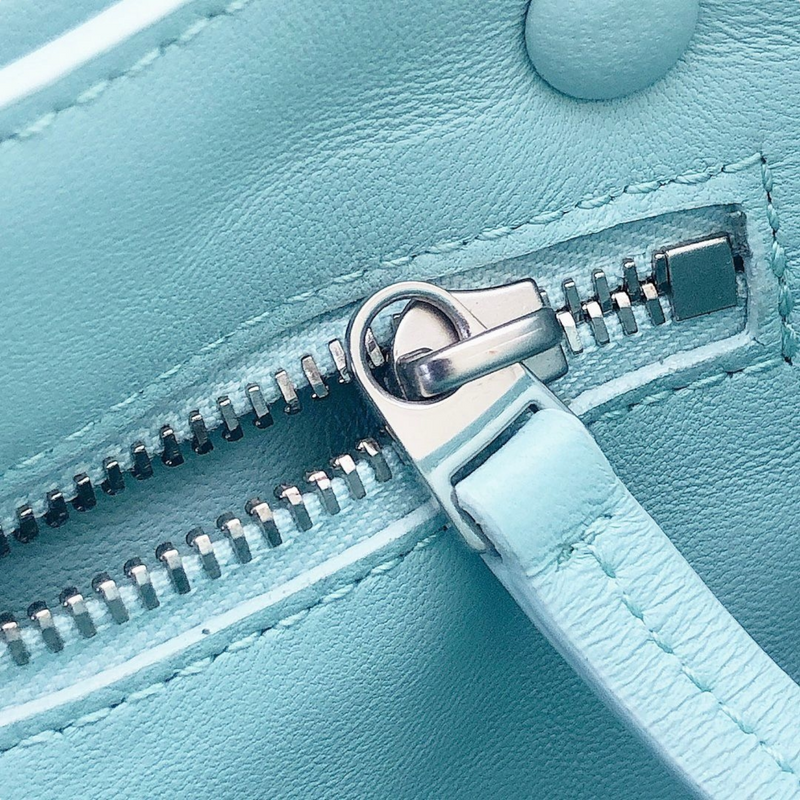 Padded Cassette Light Blue SHW