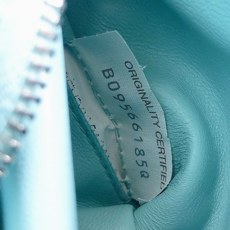 Padded Cassette Light Blue SHW