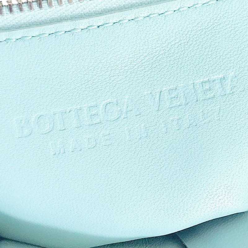 Padded Cassette Light Blue SHW