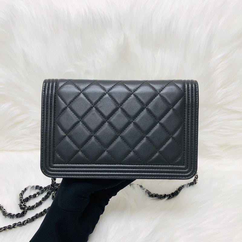 Chanel Classic Quilted Wallet On Chain - Black Crossbody Bags, Handbags -  CHA913014