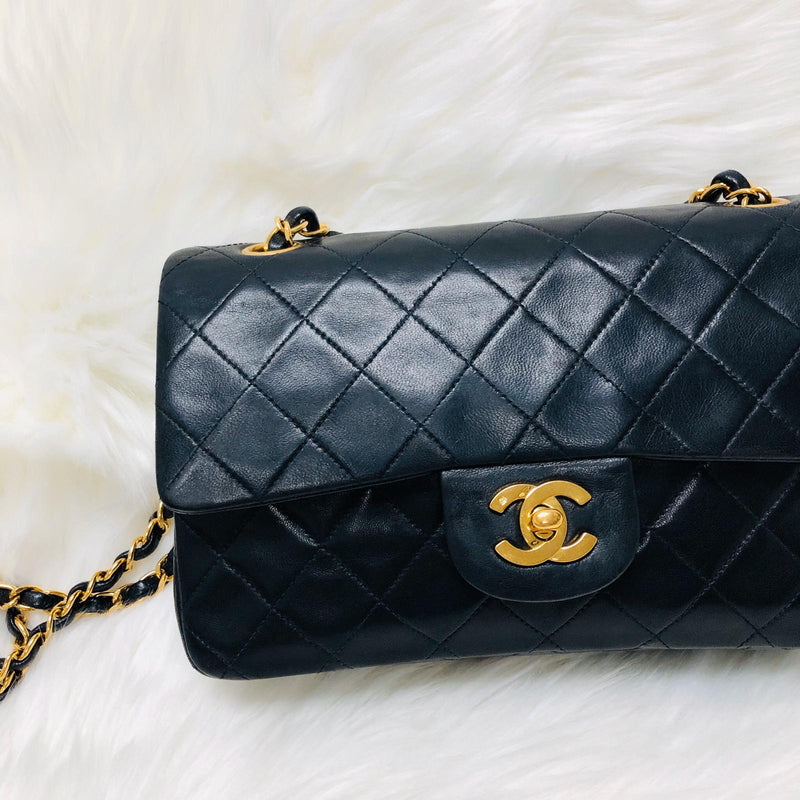 Fashion Jackson Vintage Chanel XL Jumbo Classic Flap Black Handbag