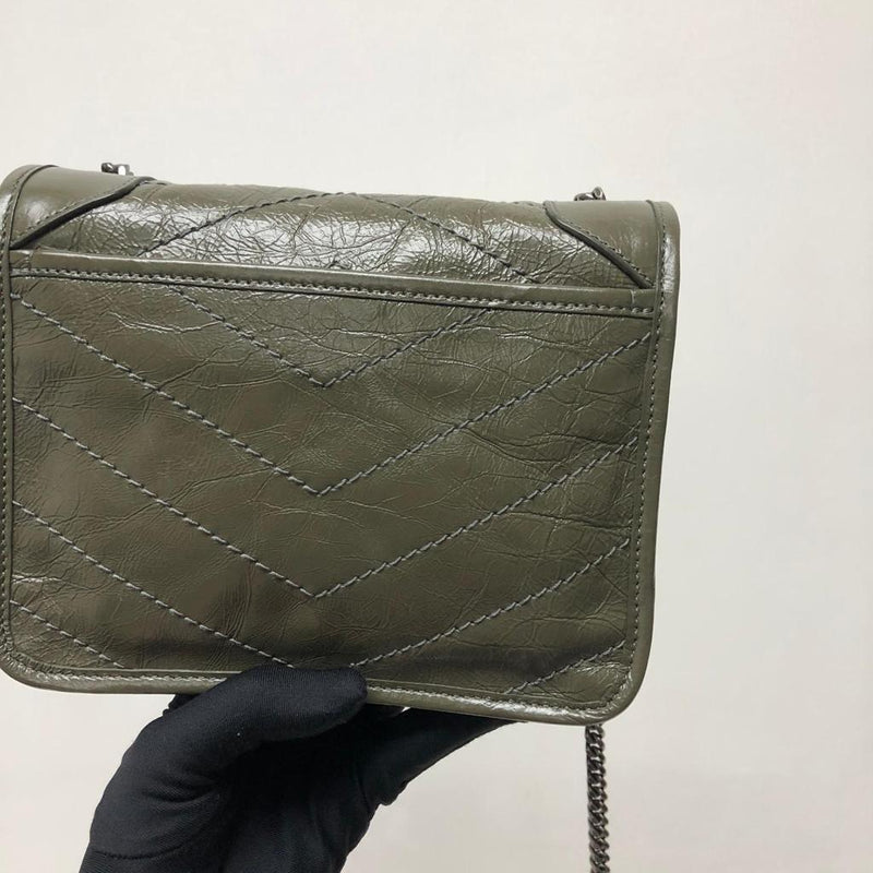 Crinkled Calfskin Matelassé Monogram Niki Wallet On Chain Khaki Militaire