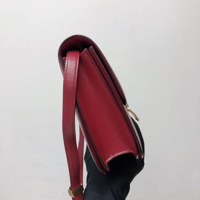 Box Calfskin Medium Classic Box Flap Red with GHW