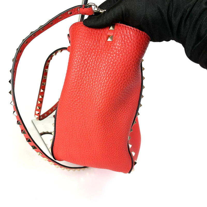 Rockstud Medium Leather Tote Red