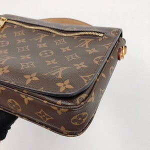 Pochette Metis Leather Monogram