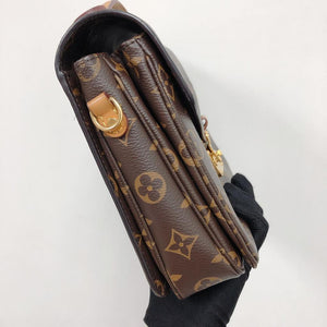 Pochette Metis Leather Monogram