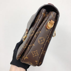Pochette Metis Leather Monogram