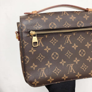 Pochette Metis Leather Monogram