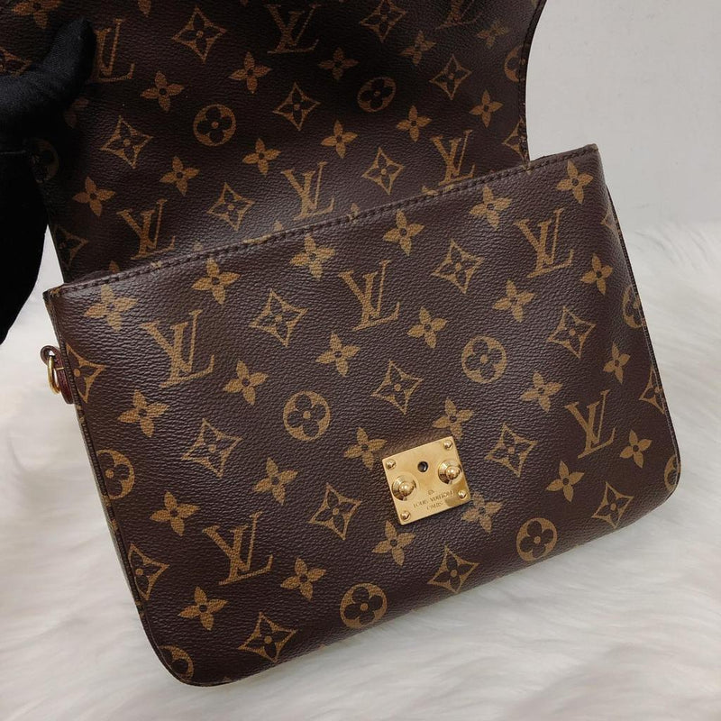 Pochette Metis Leather Monogram