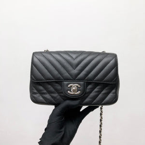 Mini Flap Bag Chevron Caviar Black