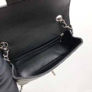 Mini Flap Bag Chevron Caviar Black