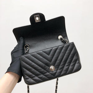 Mini Flap Bag Chevron Caviar Black