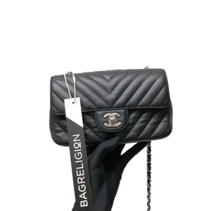 Mini Flap Bag Chevron Caviar Black