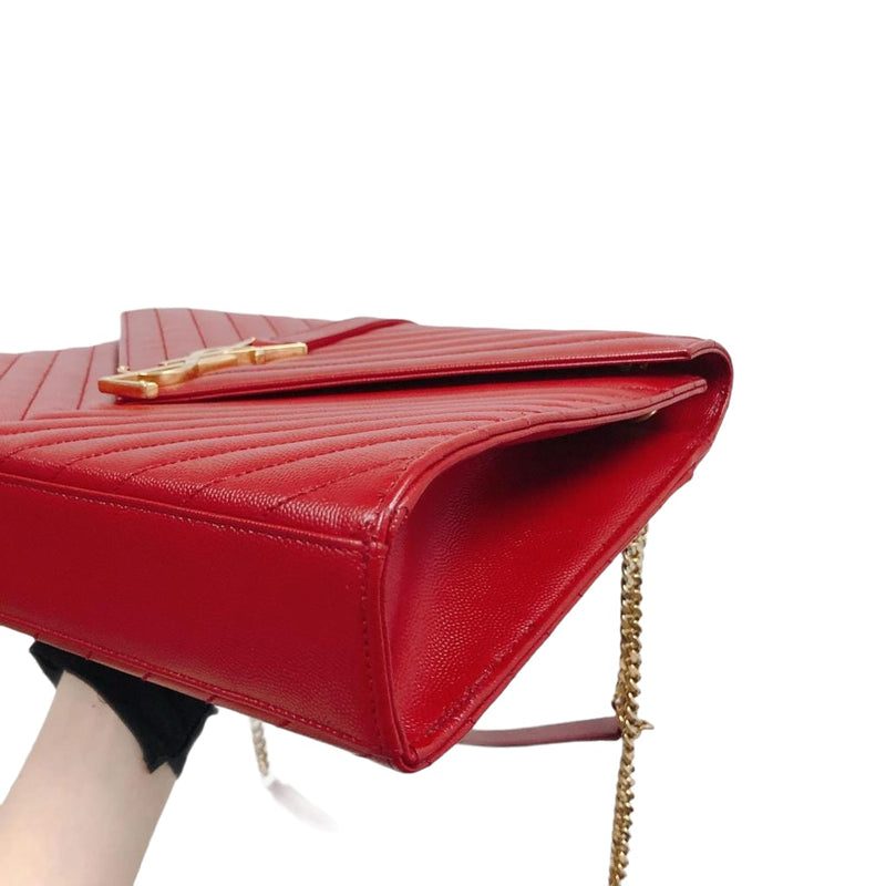 Envelope Large in Chevron Quilted Leather Red