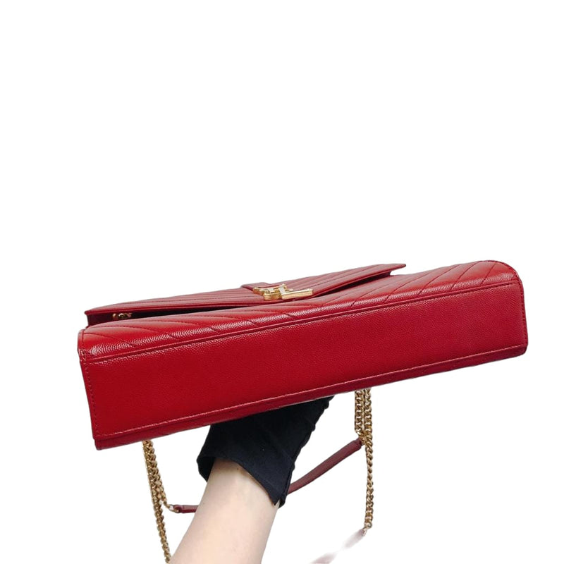 Envelope Large in Chevron Quilted Leather Red
