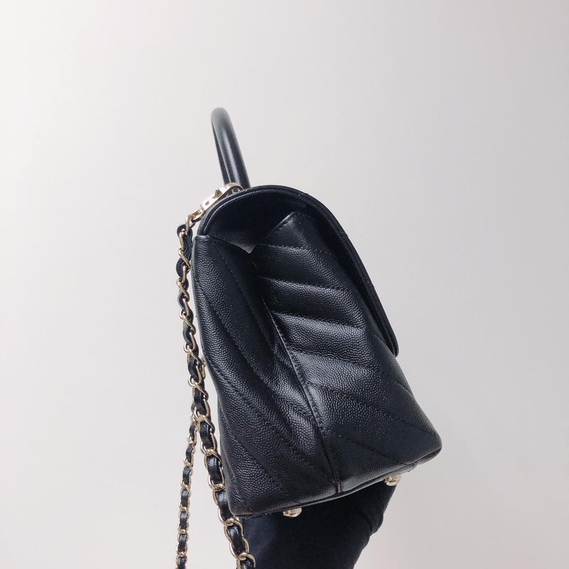 Coco Handle Medium Chevron Flap Bag in Black with GHW | Bag Religion