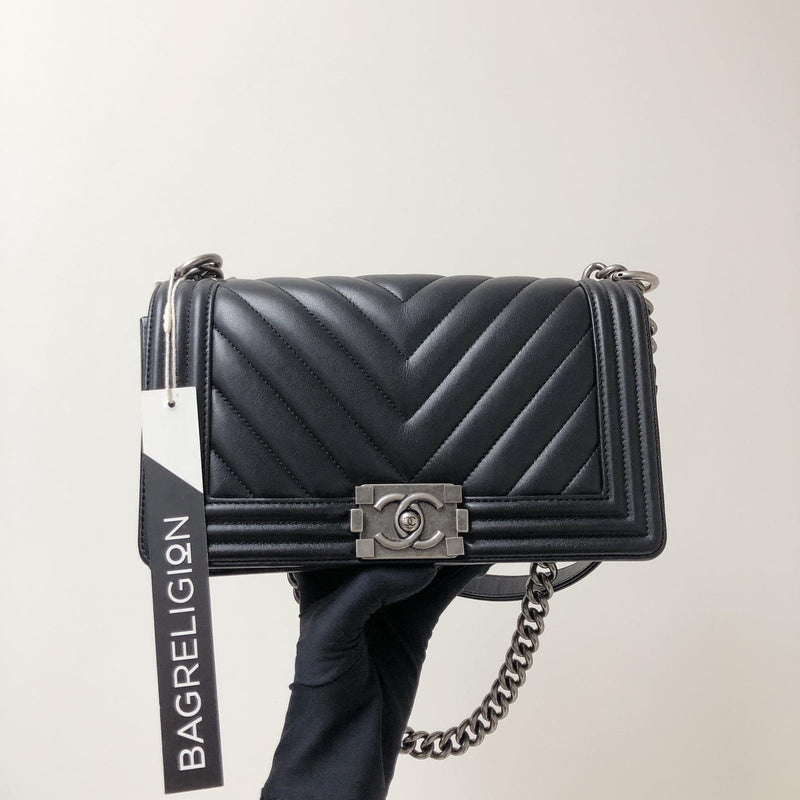 Chanel Chevron Medium Boy Bag Caviar STYLISHTOP #45 Chanel Chevron Medium Boy Bag Caviar STYLISHTOP