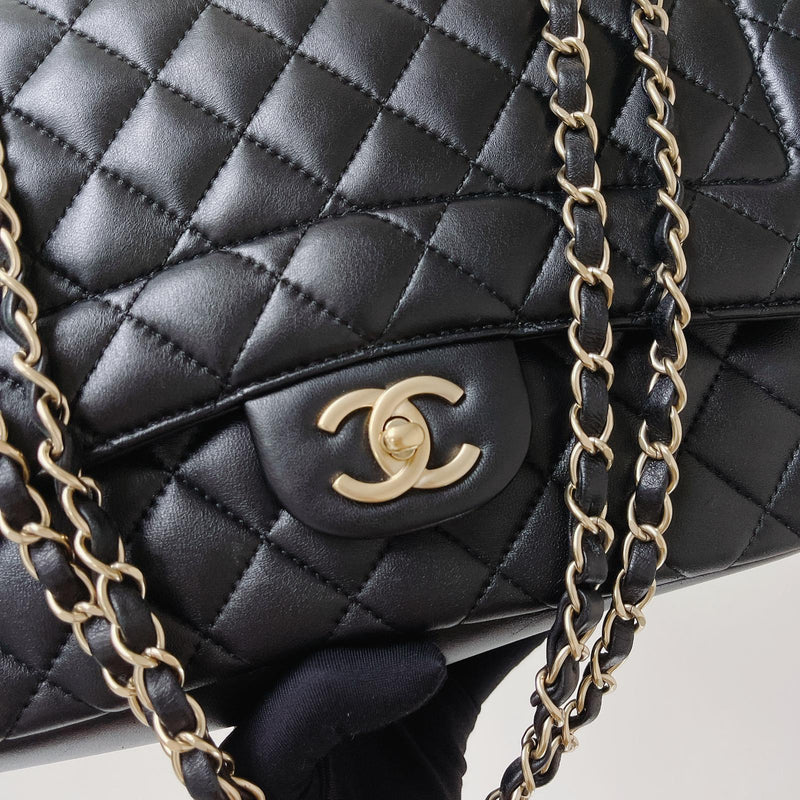 Chanel Mademoiselle Flap Bag in Black Chevron Leather — UFO No More